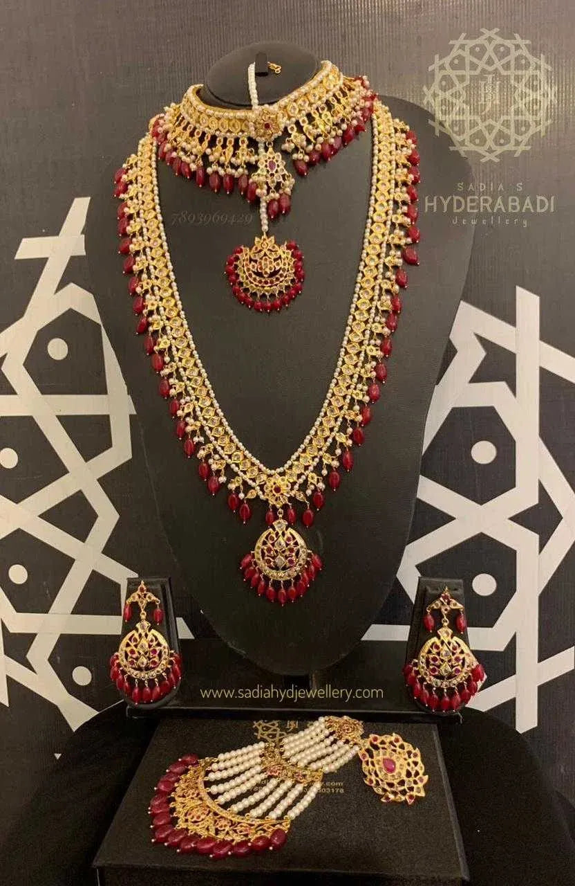 Mannat Red Bridal Set