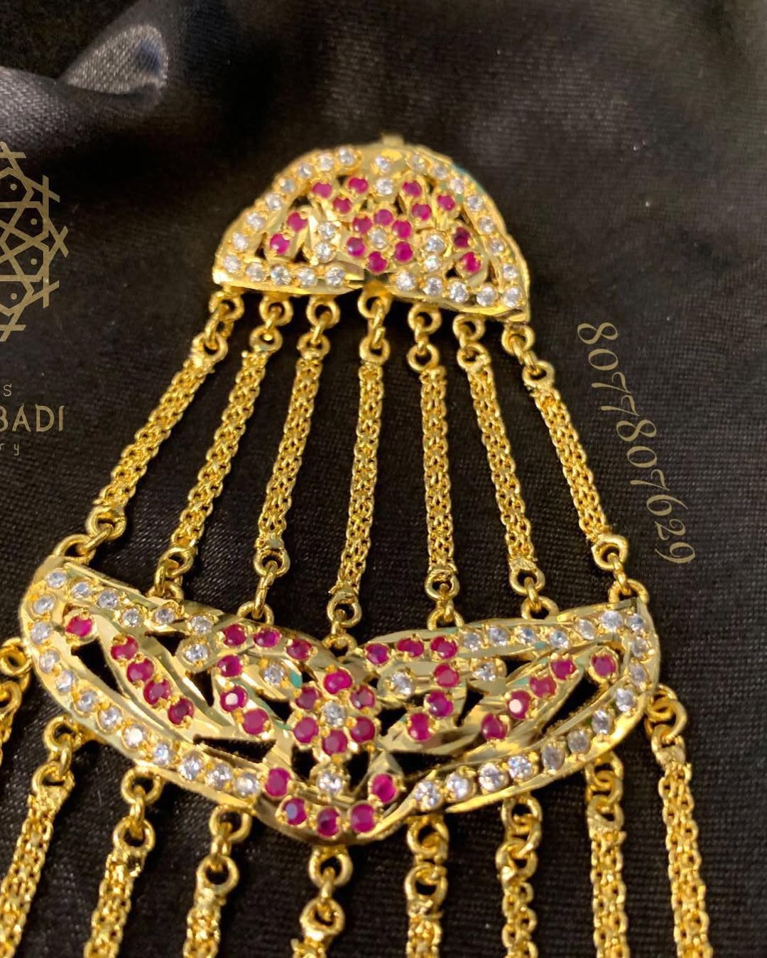 Zabia Red White Jhumar