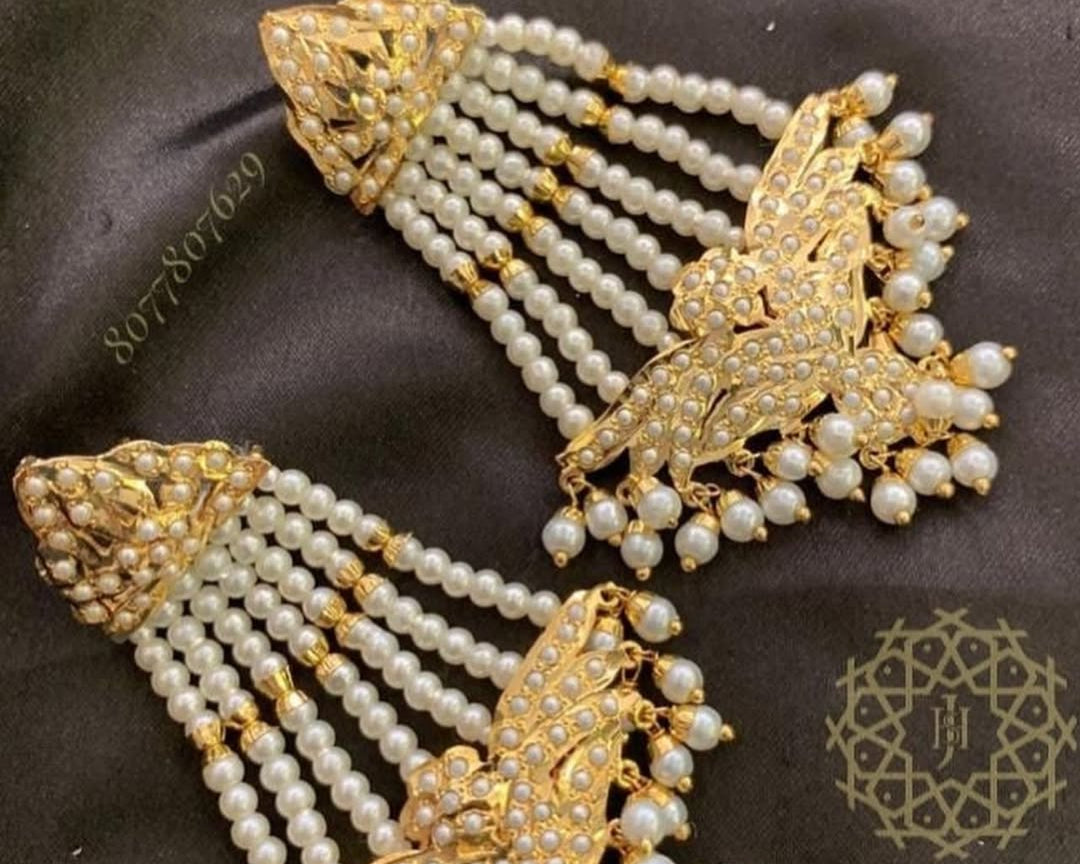 Farah Jadau White Jhumar Earrings