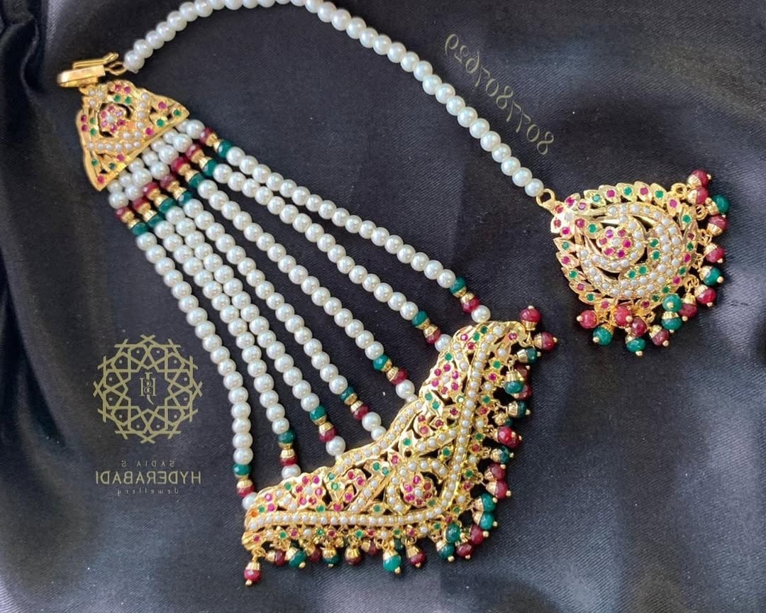 Arissa Red Green Jadau Tika Jhumar Set