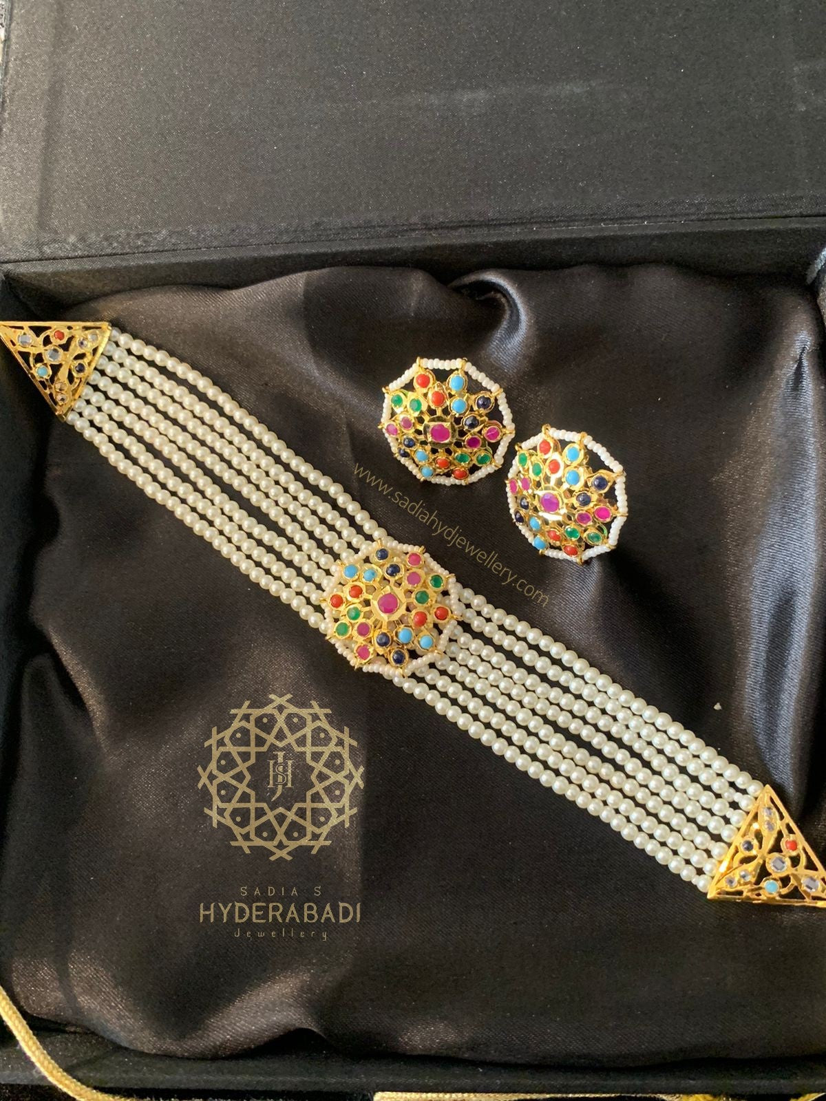 Rida Muticolored Guluband with Matching Earrings