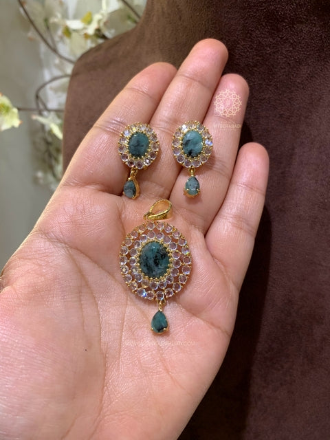 Eman Real Emerald Pendant Set
