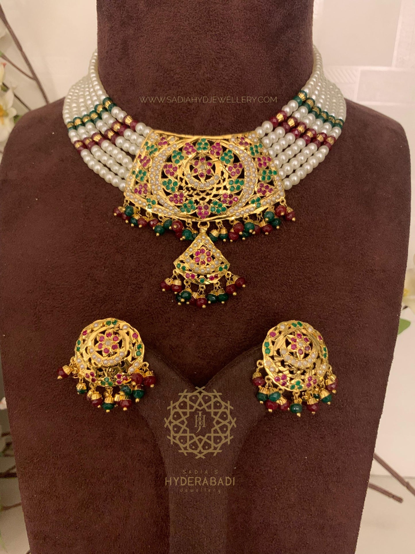 Gulafsha Red Green Choker Set