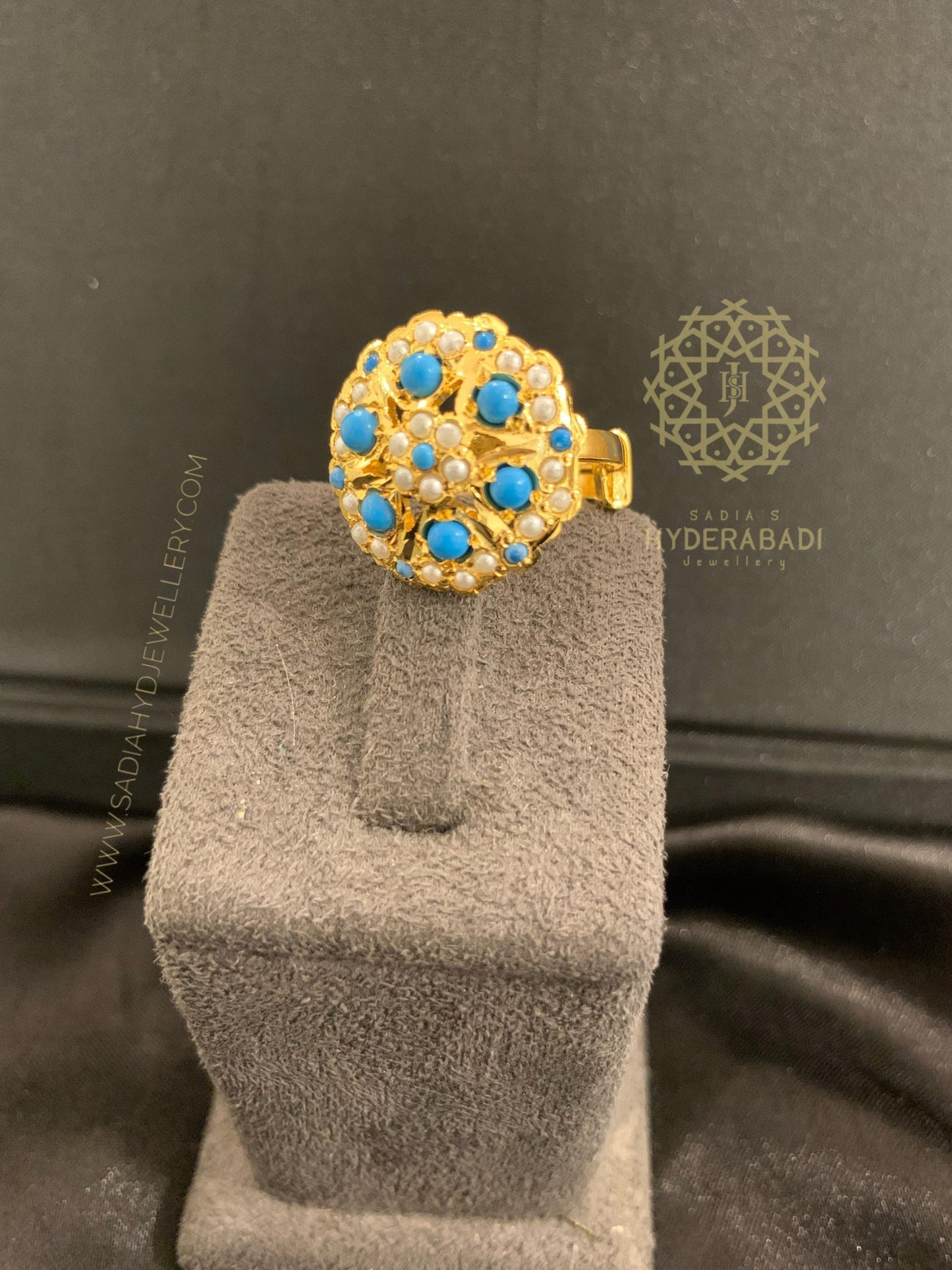Mizna Firozi Finger Ring
