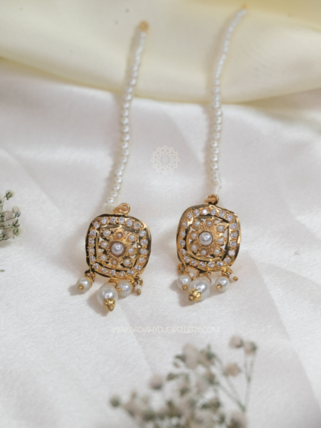 Munira White Jadau Guluband