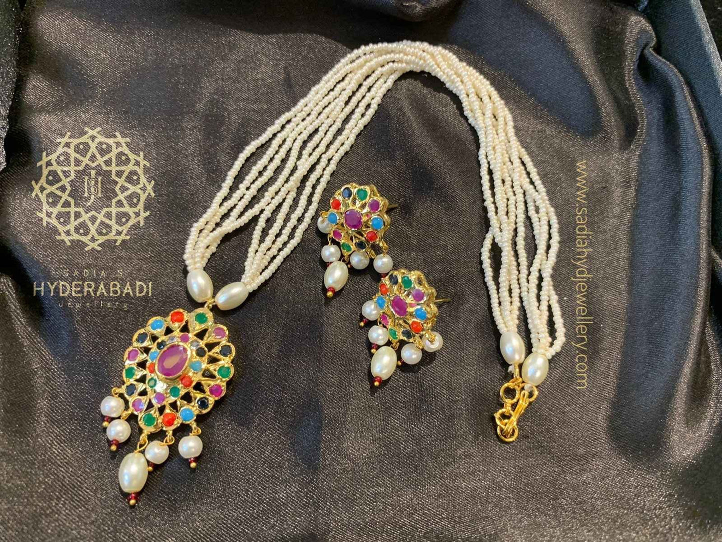 Namra Multicolored Pendant Set