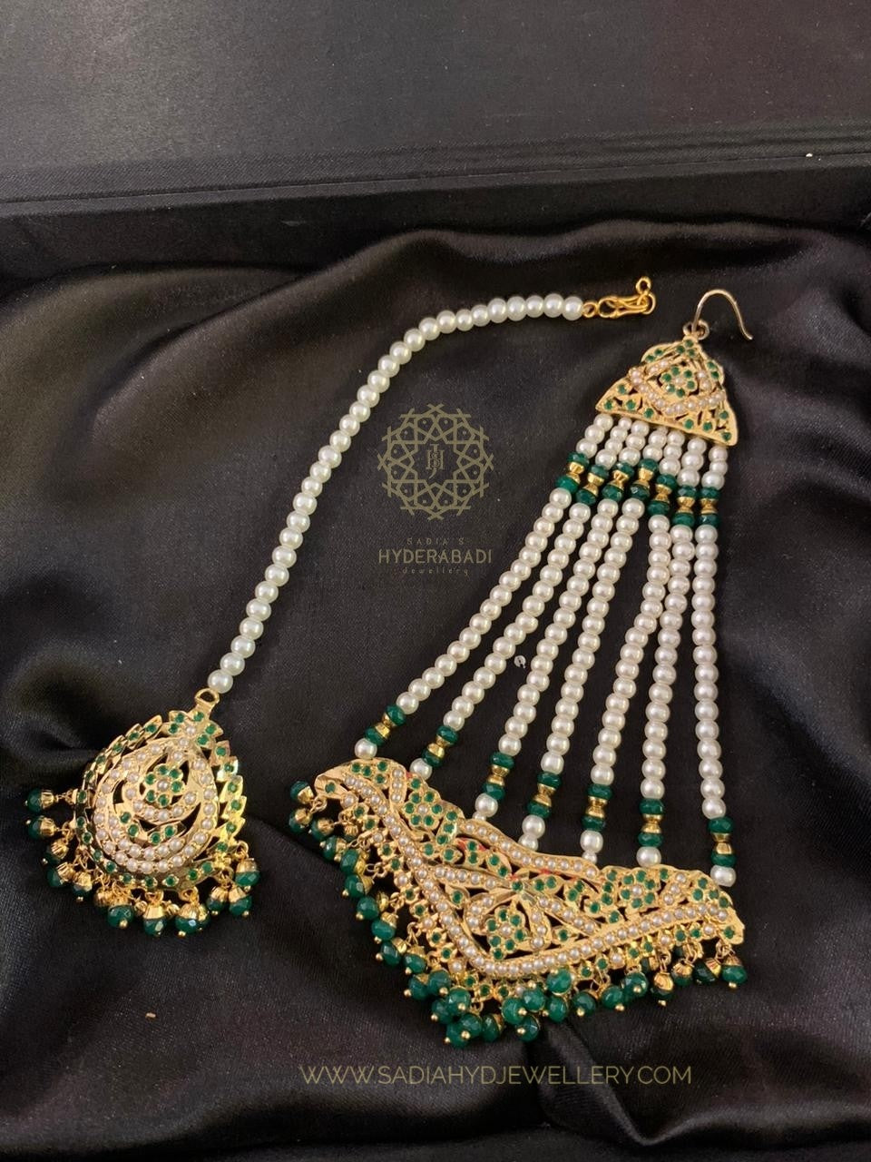 Arissa Green White Tika Jhumar