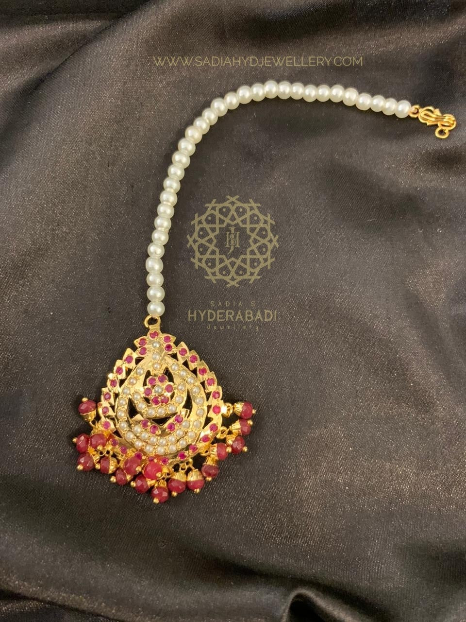 Arissa Red White Tika