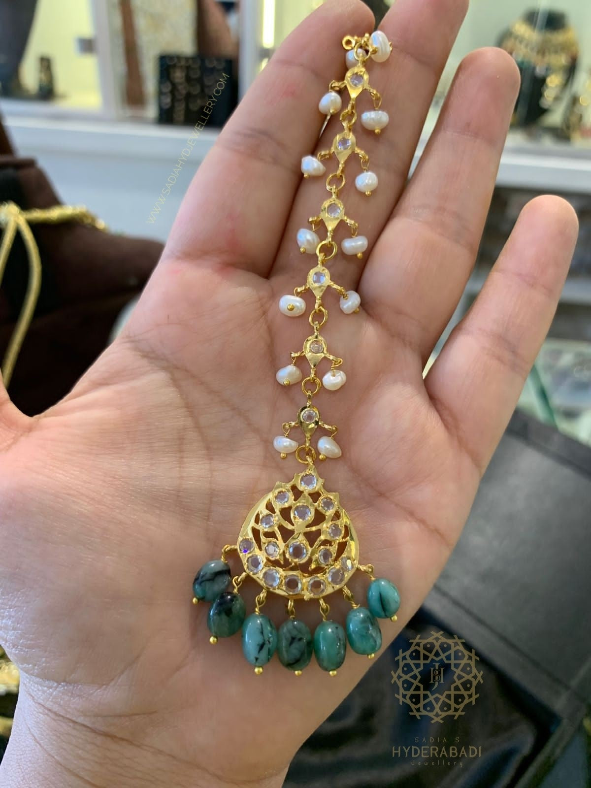 Wania Real Emerald Tika