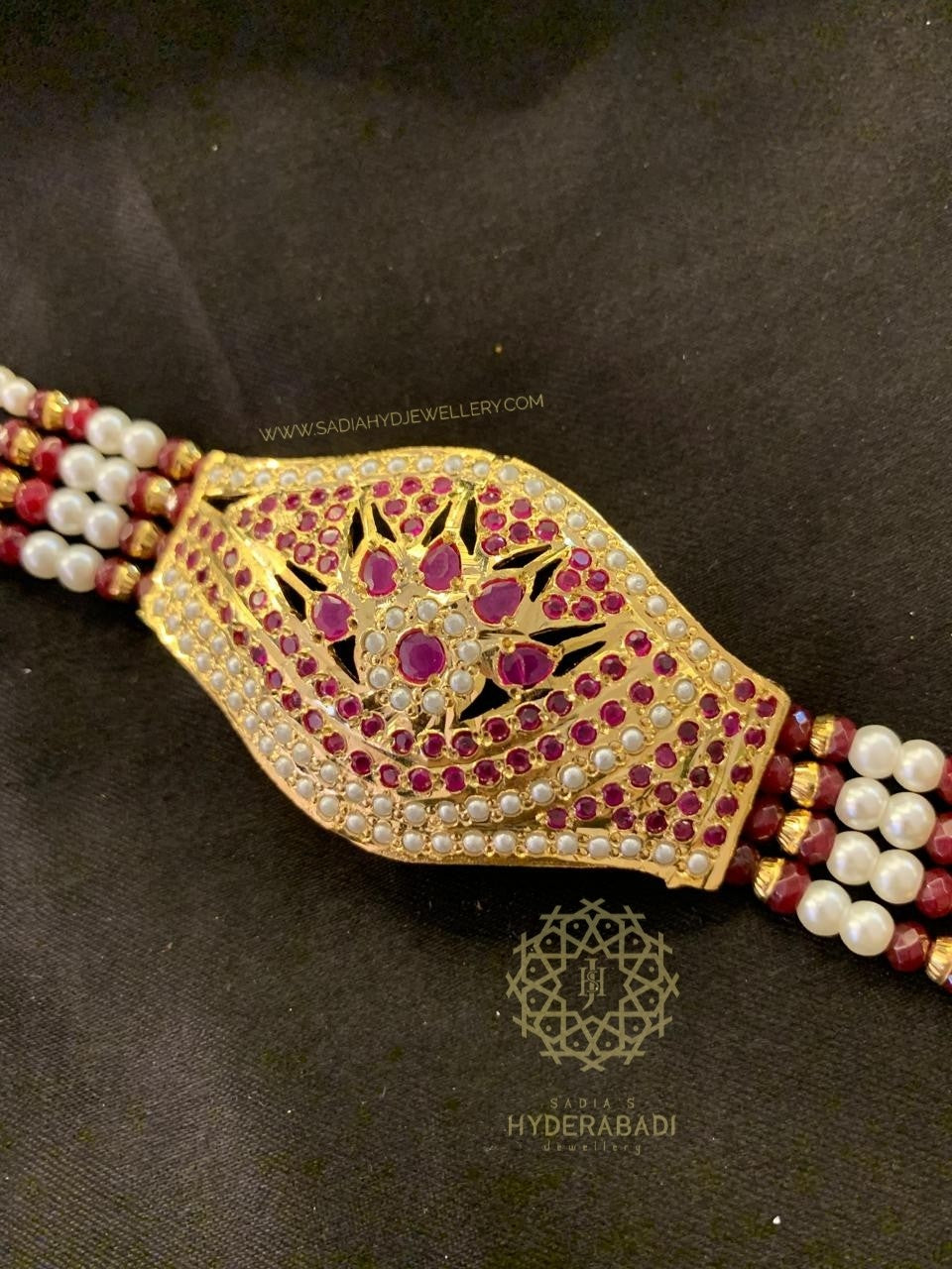 Zabeen Red White Bracelet