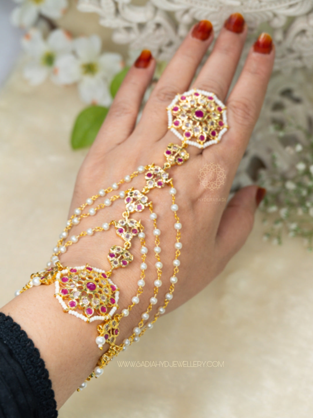 Wajida Red Hathphool