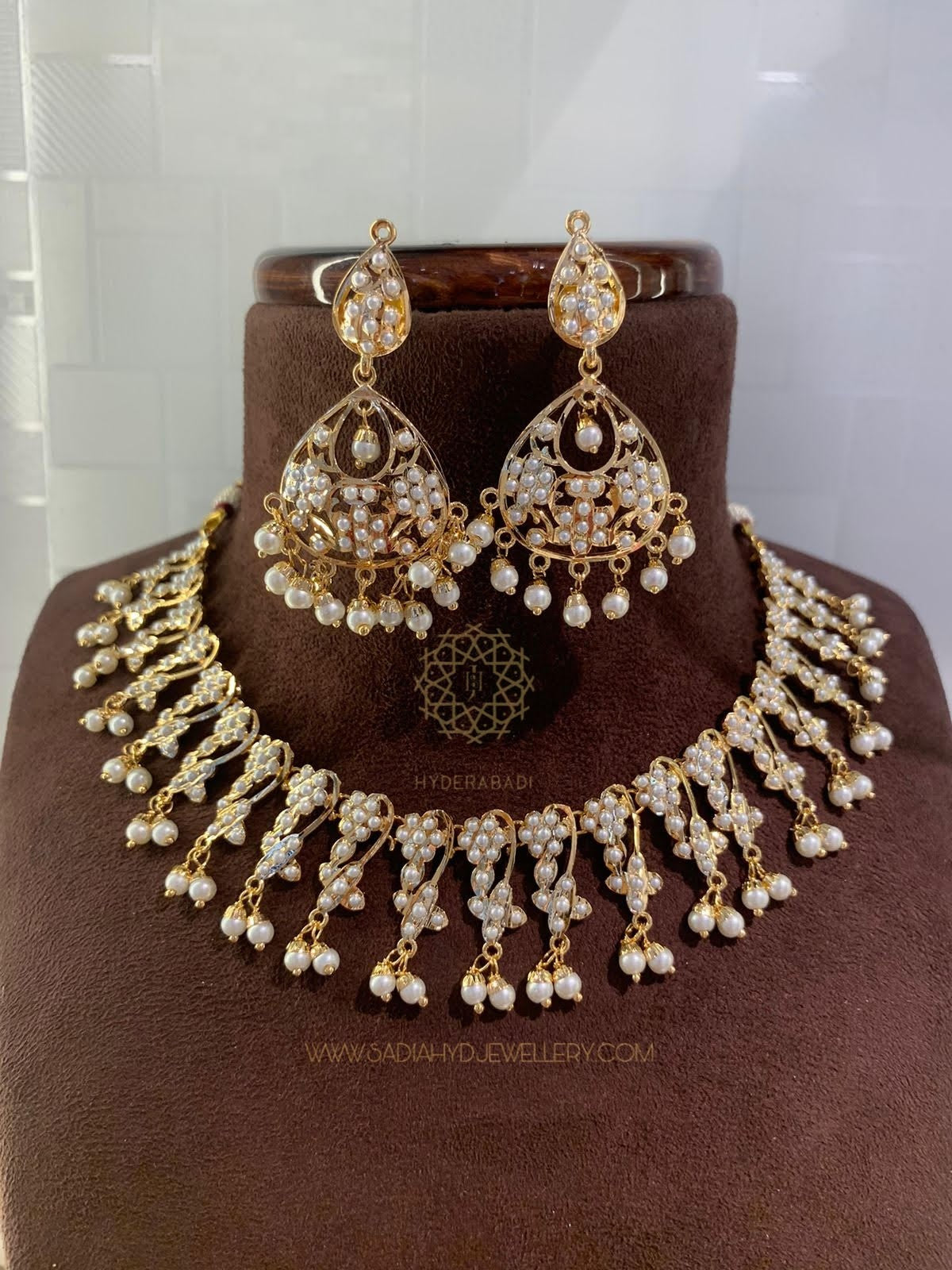 Zuni White Necklace Set