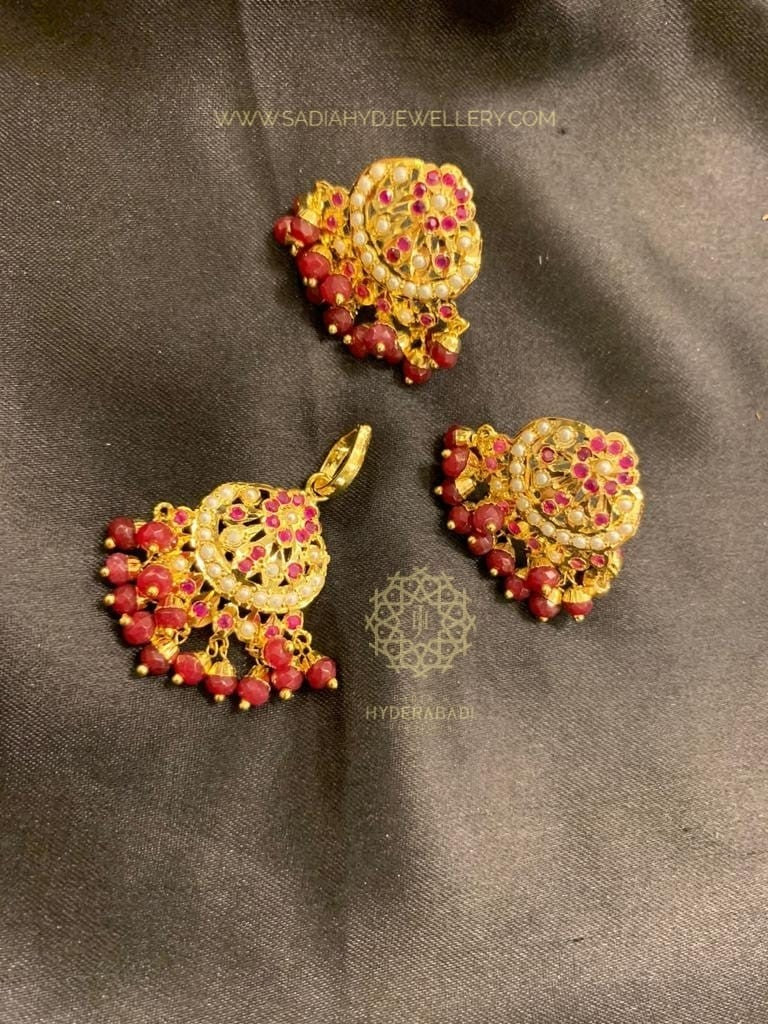 Saba Red White Small Pendant Set