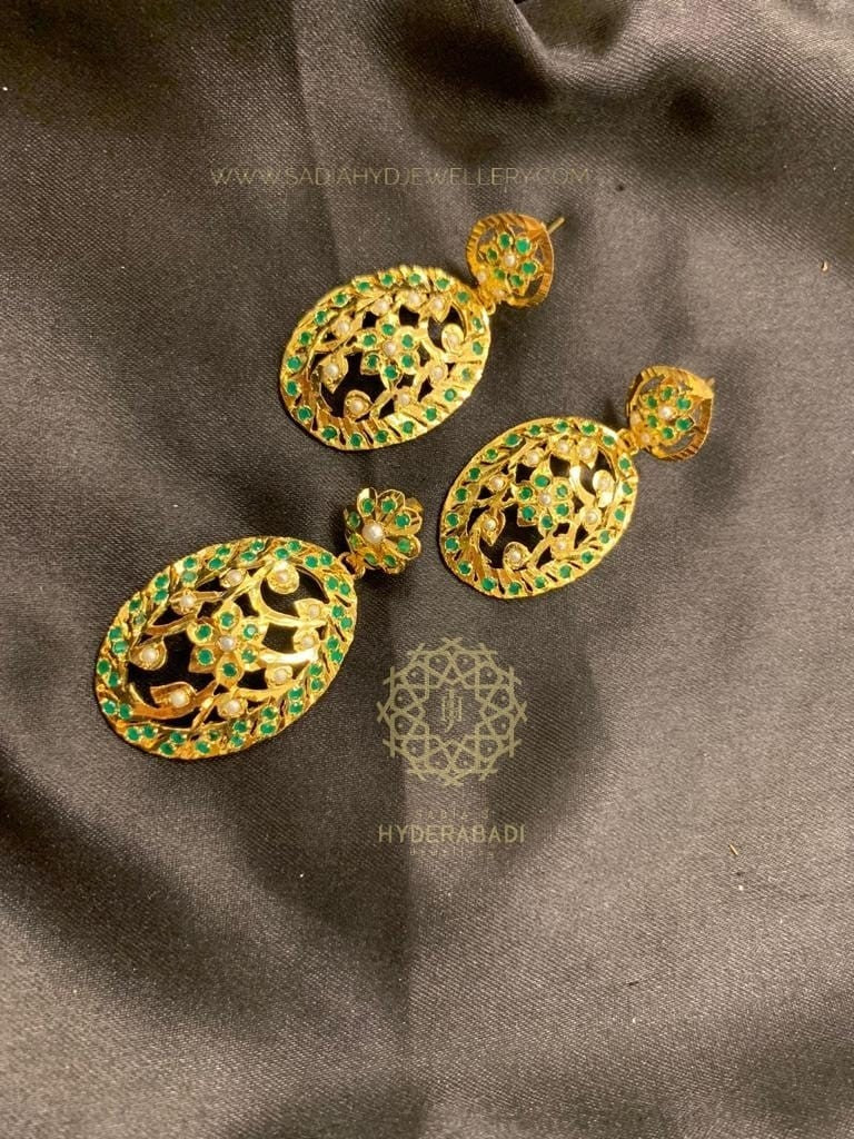 Sabiha Green Pendant Set