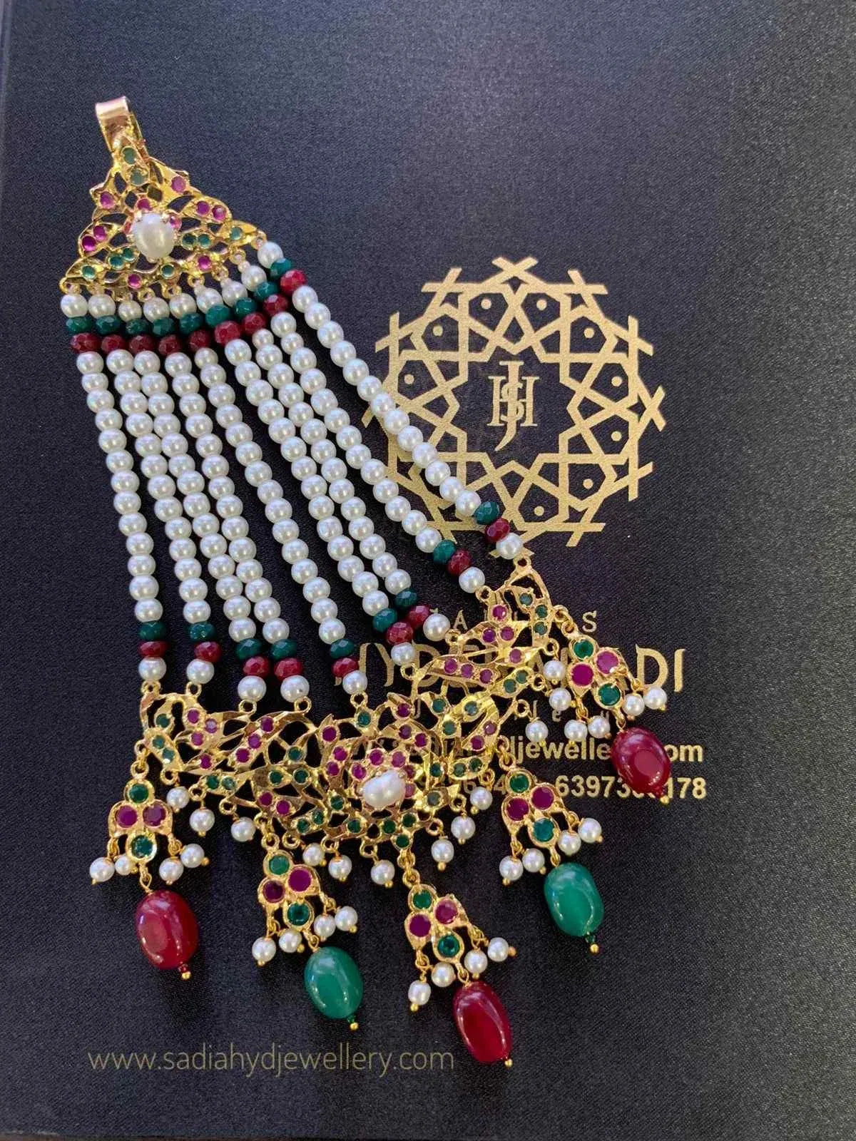 Kareema Red Green Jhumar