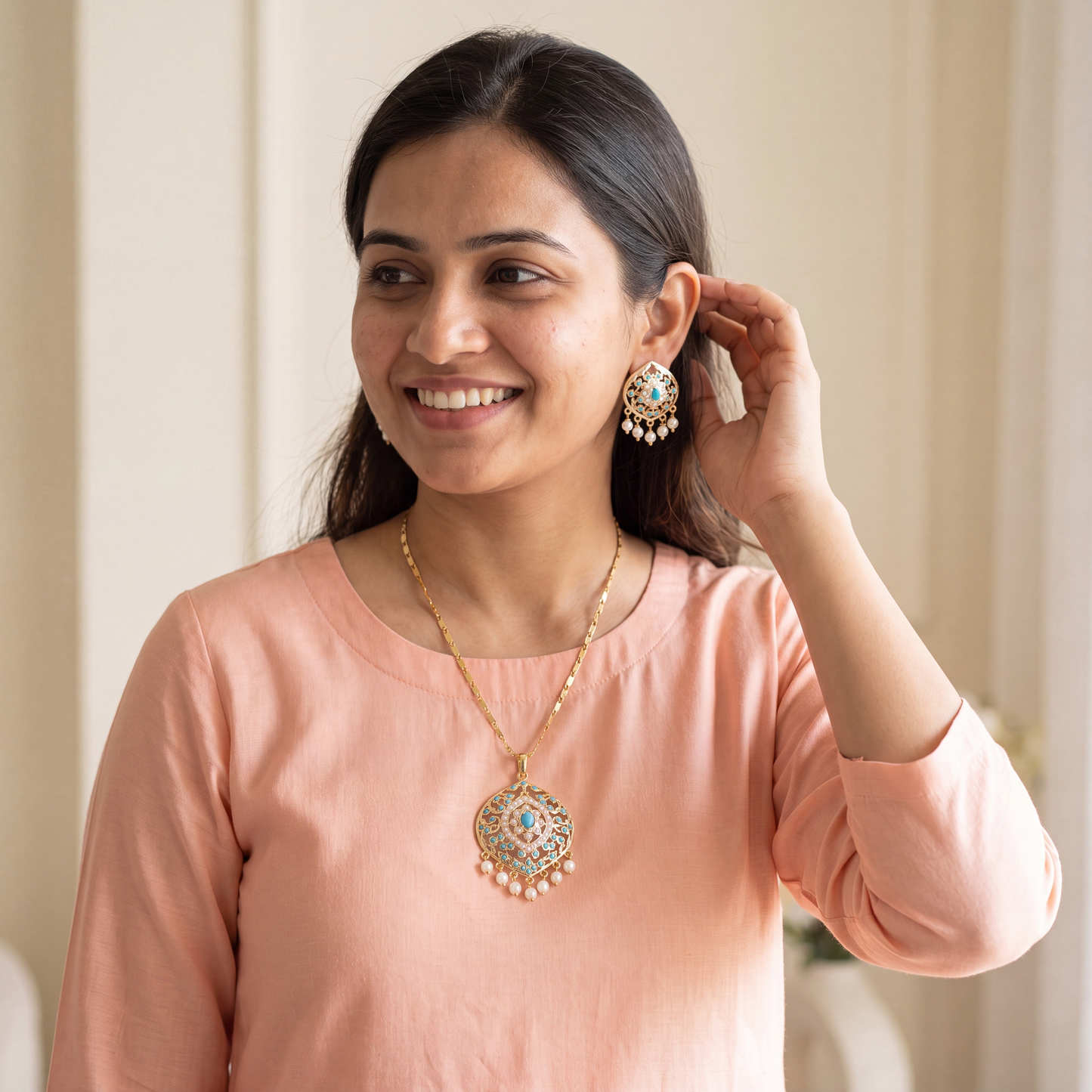 Arqam Firoza Pendant Set