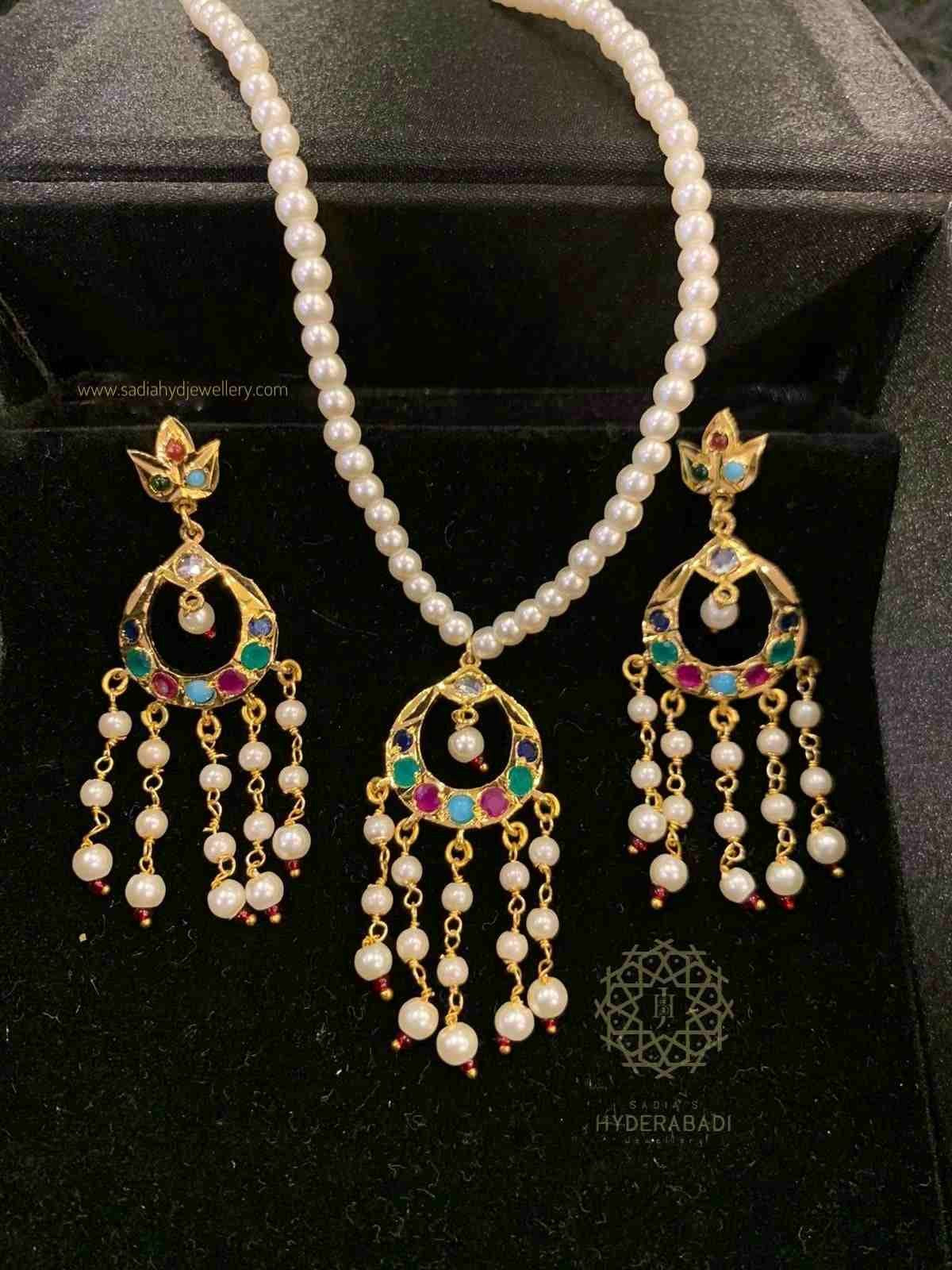 Aziza Multicolor Small Pendant Set