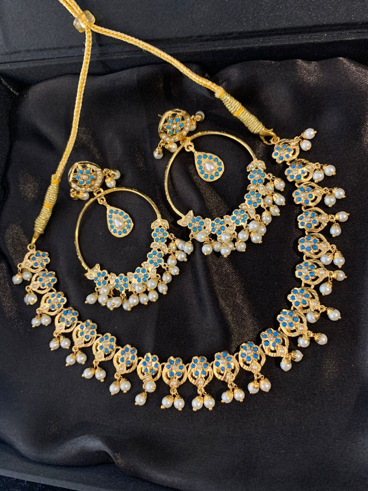 Sadiqa Firoza White Necklace Set