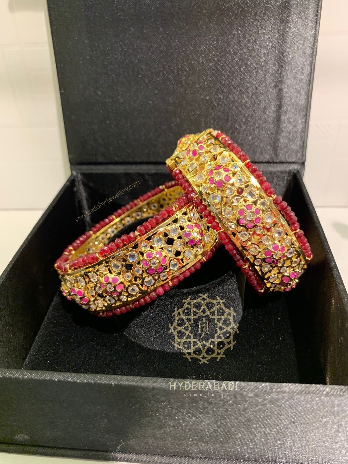 Almas Red Onex Bangle Pair – Sadiahyderabadi