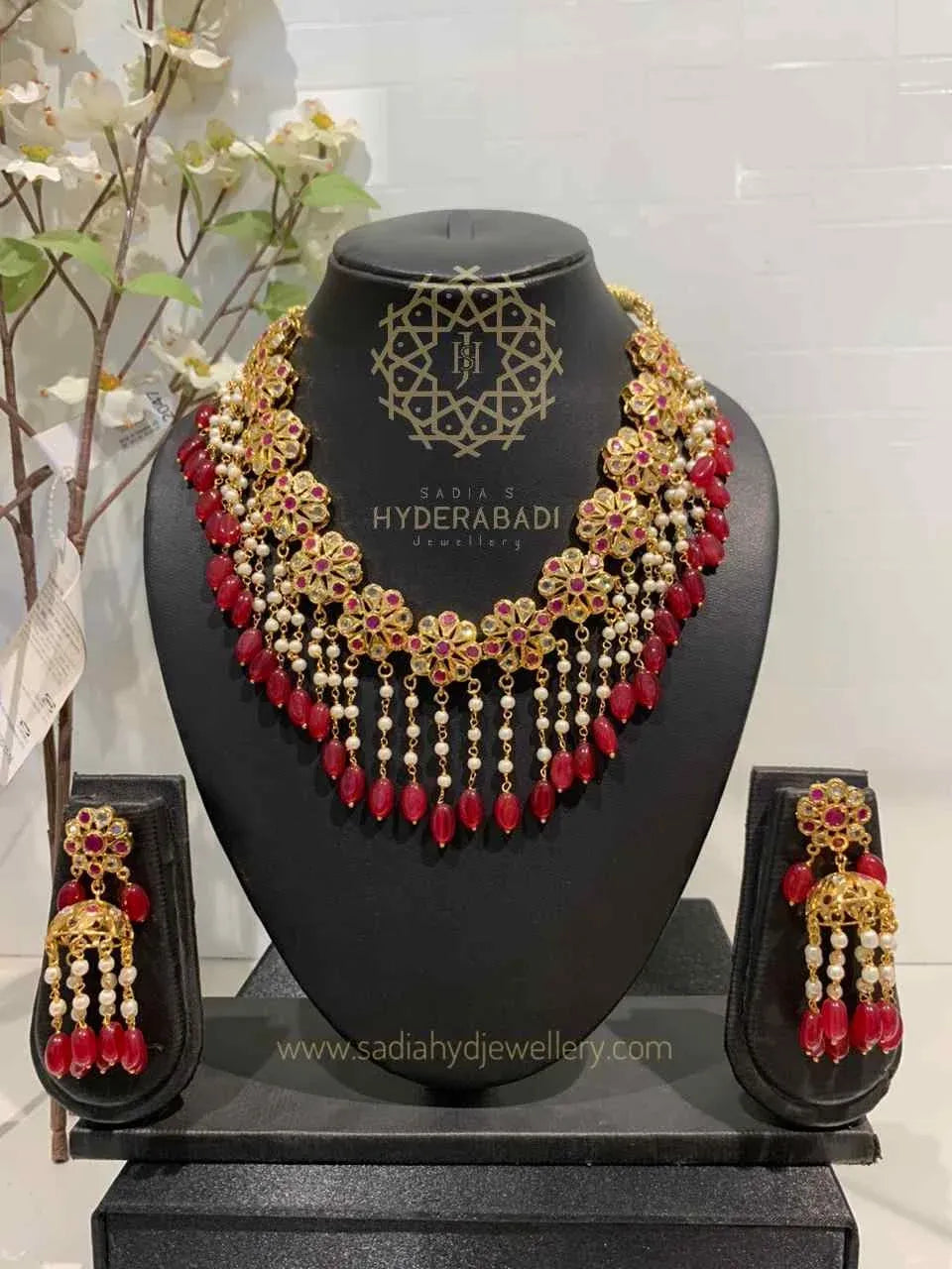 Humaira Red Flower Necklace Set