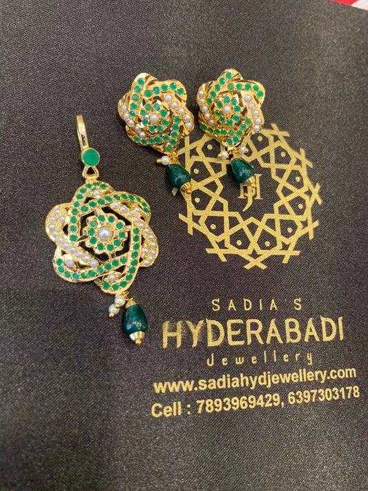 Mehreen Green Pendant Set with Matching Earrings