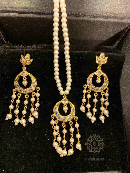 Aziza White Small Pendant Set