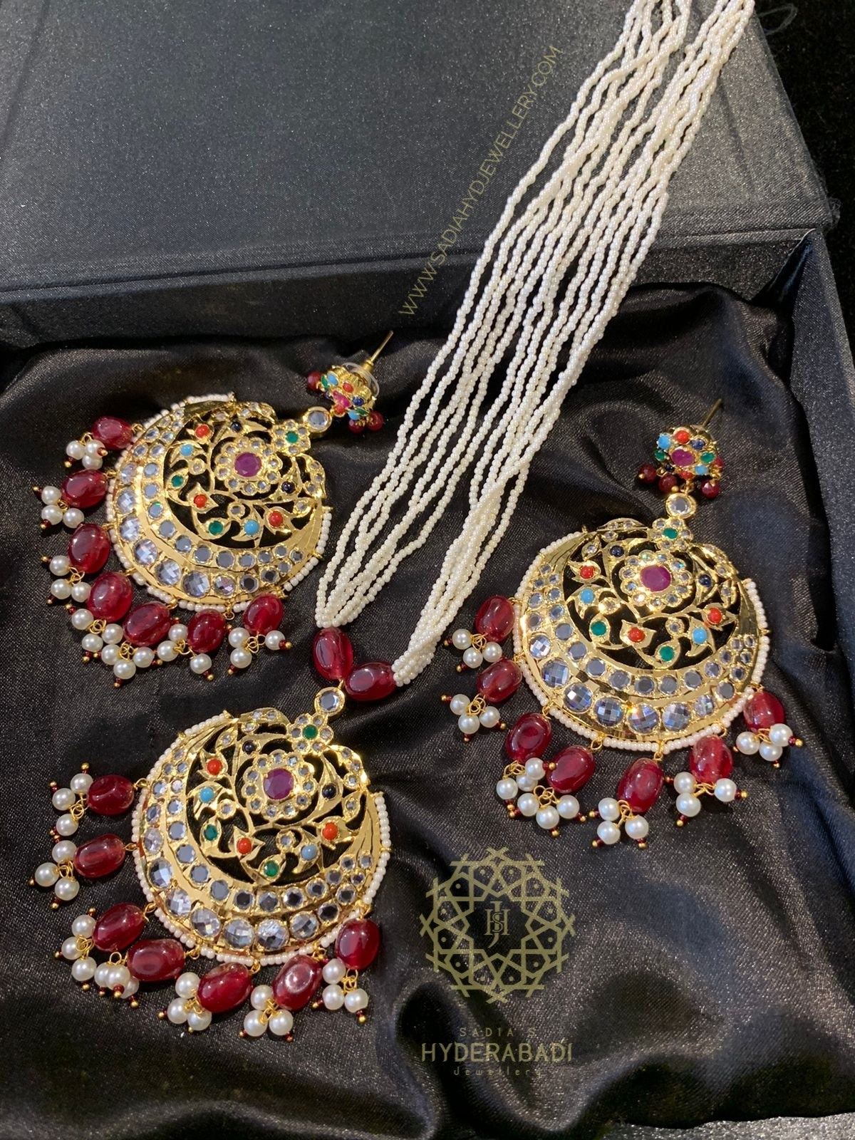 Fadeela Multi Pendant Set