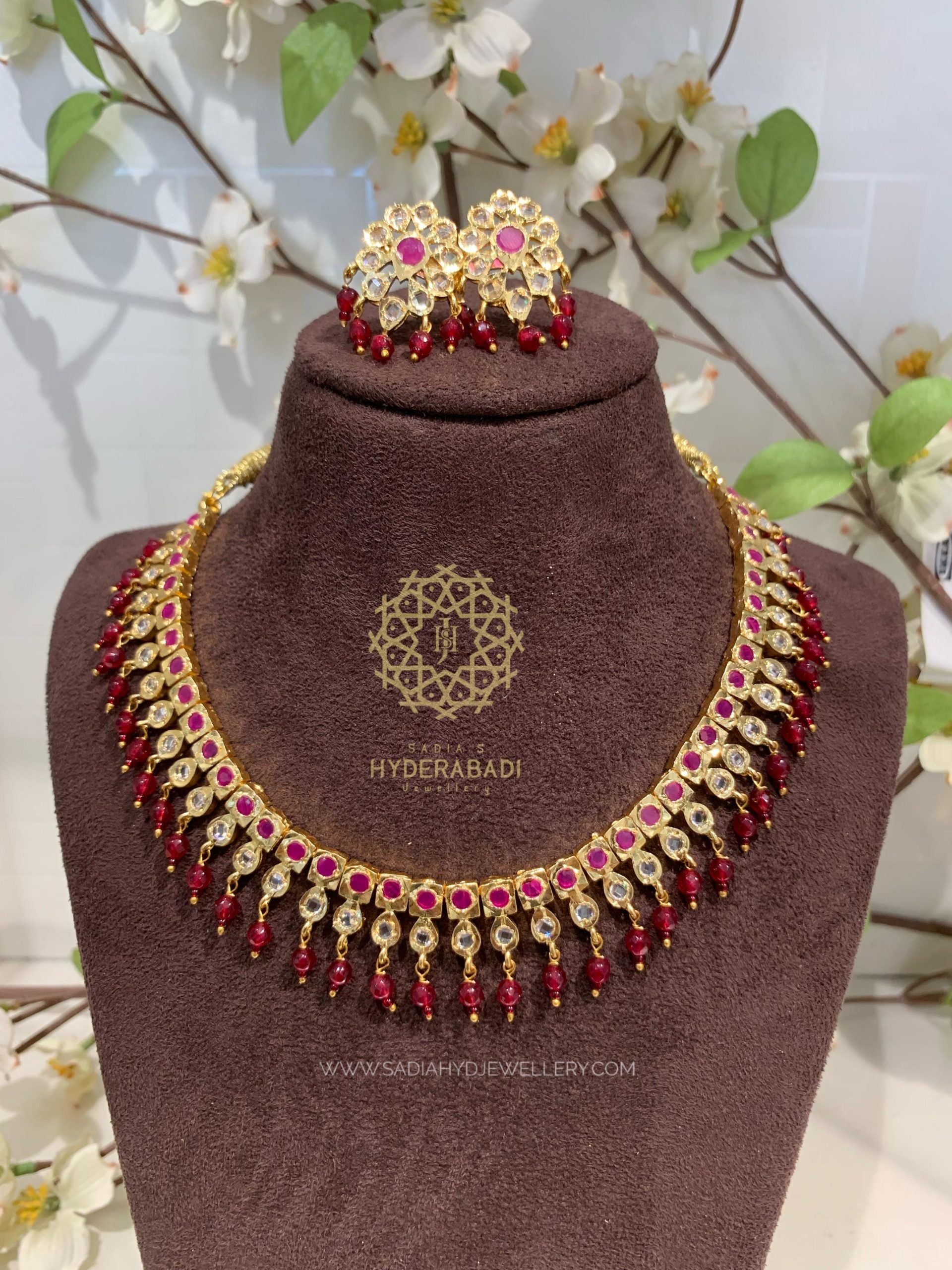 Falak Red Small Barfi Set – Sadiahyderabadi