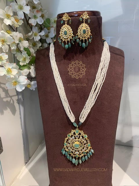 Fazalkha Real Emerald Poth Pendant Set