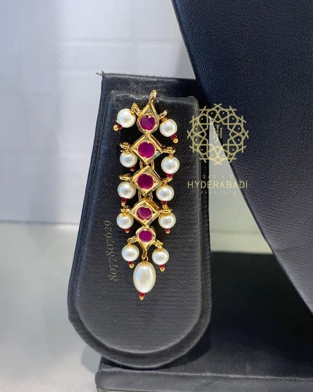 Fizza Red White Barfi Set