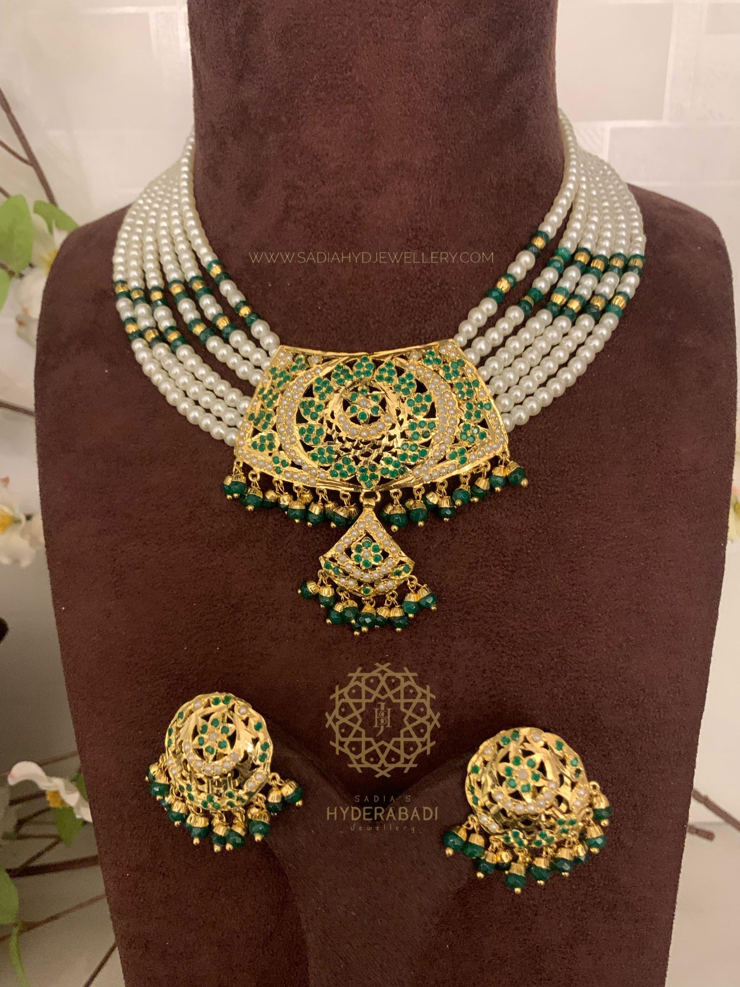 Gulafsha Green Choker Set