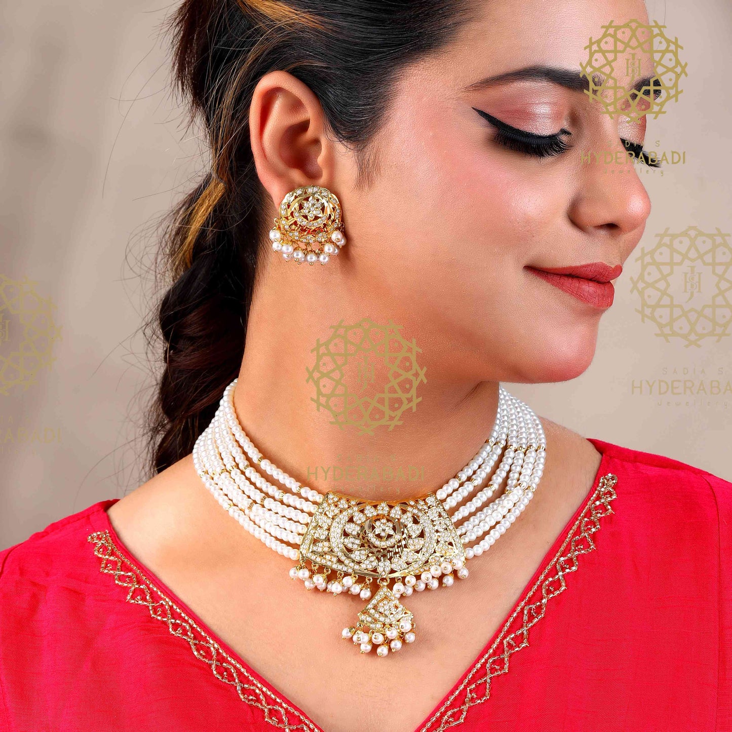 Gulafsha White Choker Set