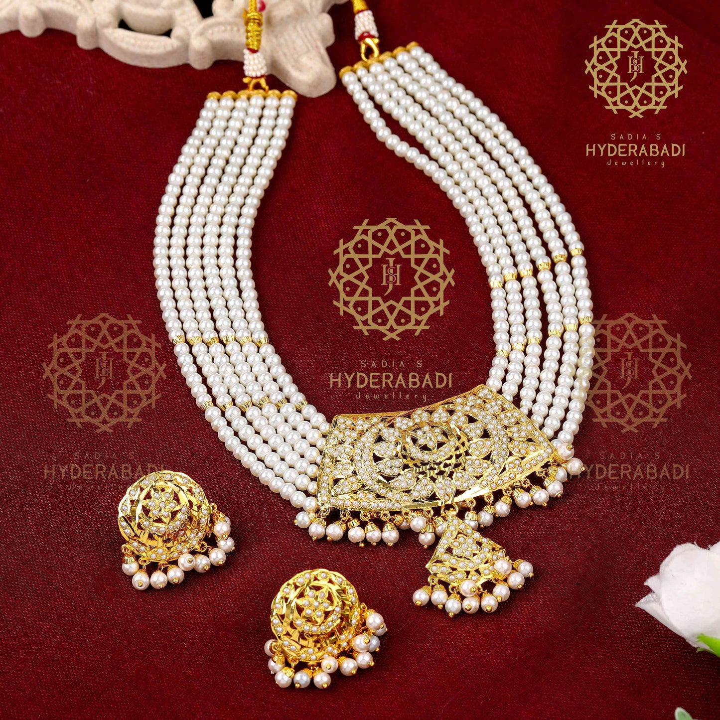 Gulafsha White Choker Set