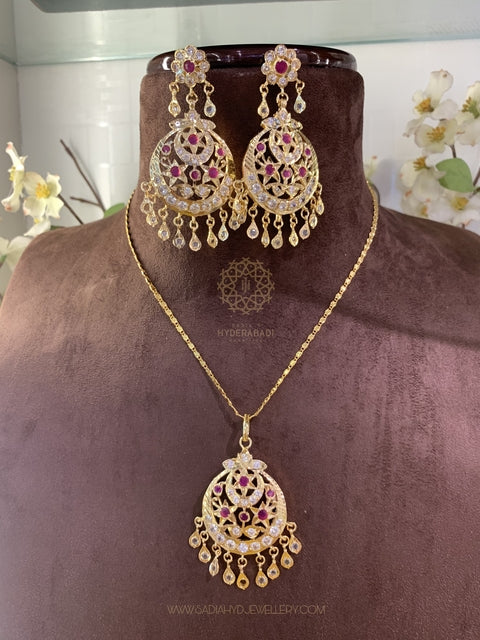 Hira Red Pendant Set
