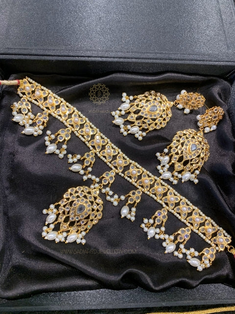 Husna White Necklace Set