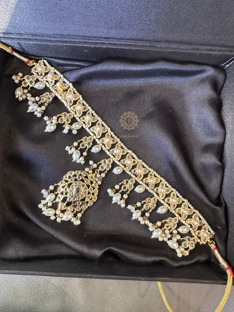 Husna White Necklace Set