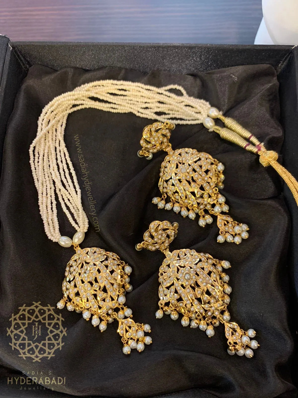 Abeeha White Jadau Delicate Pendant Set with Matching Earrings