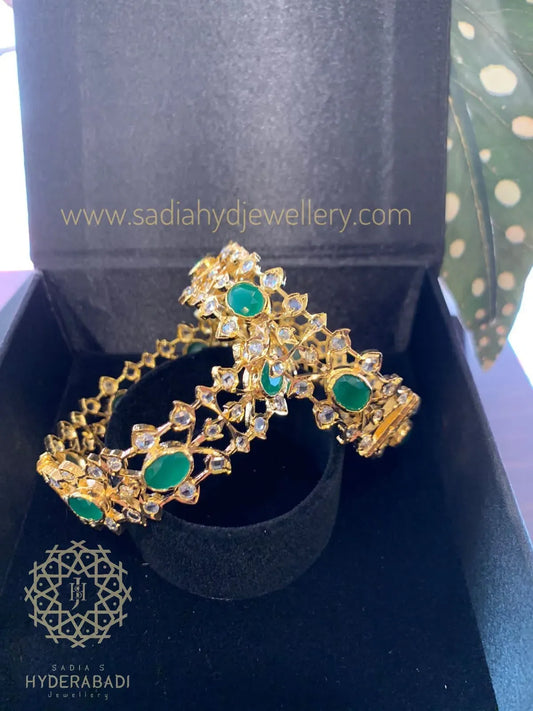 Anisa Green Bangles Pair