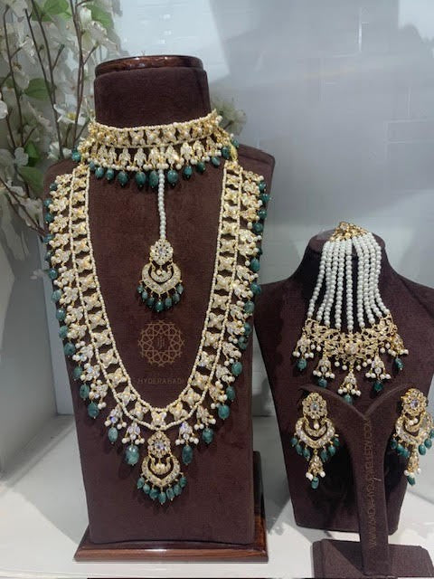 Mahira Real Emerald Bridal Set