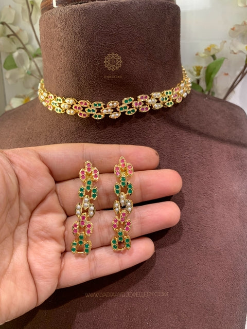 Mehar Red Green Delicate Choker