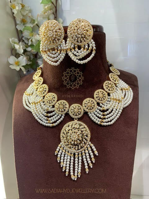 Mohtasin White Jadau Necklace Set