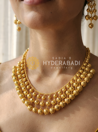 Munazza Chandan Necklace Set