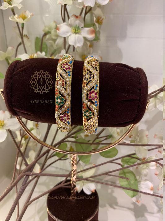 Mushfiqa Multi Colour Bangle