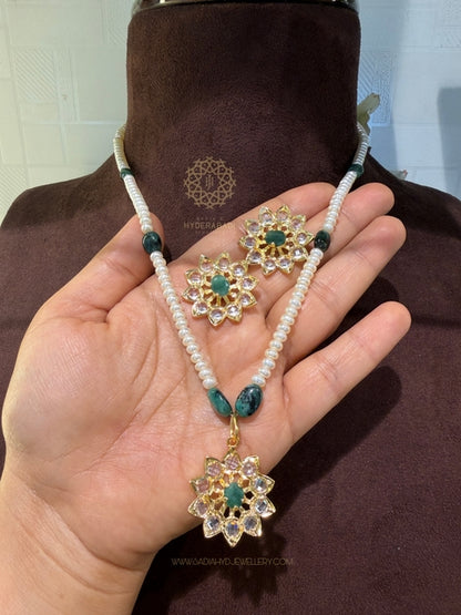 Naimal Real Emerald Real Pearl  Pendant Set