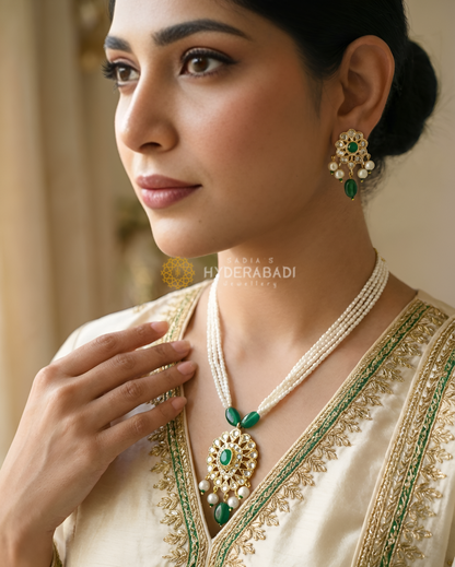 Namra Green White Pendant Set