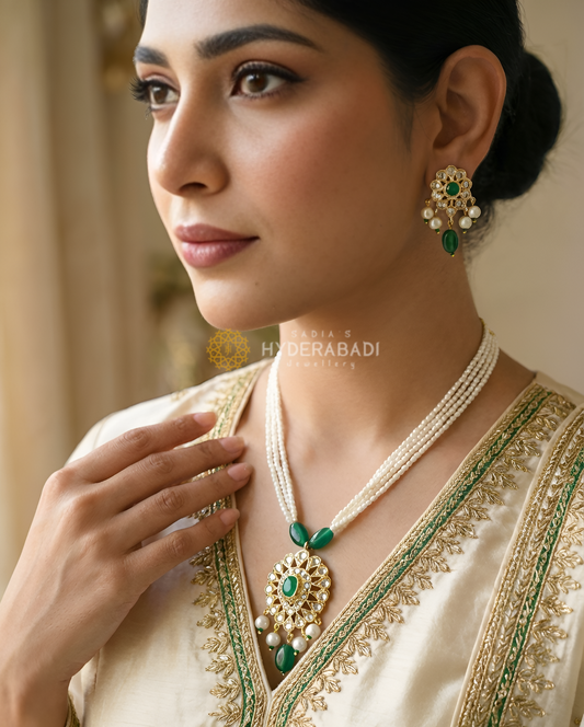 Namra Green White Pendant Set