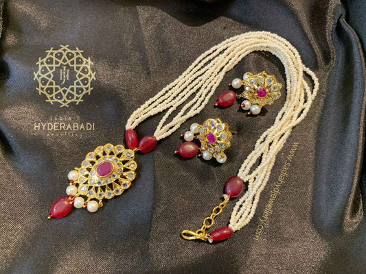 Namra Red White Pendant Set