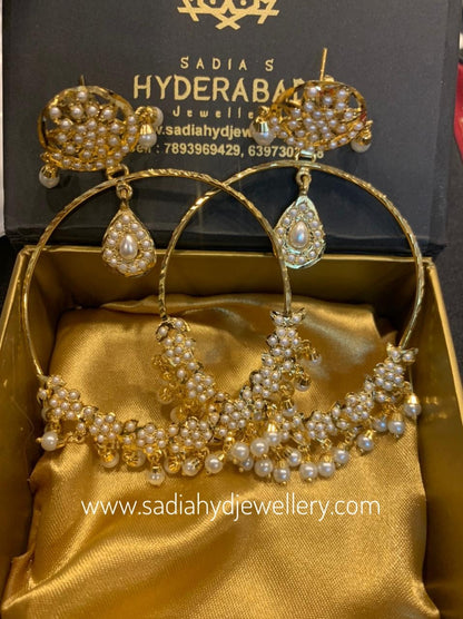 Parveen White Chandbali