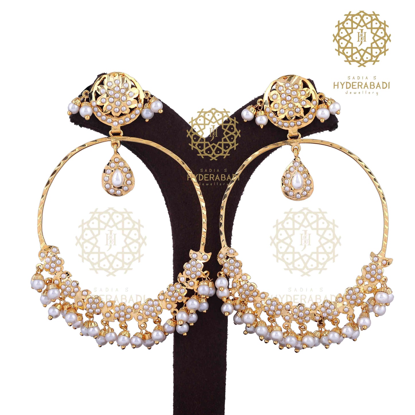 Parveen White Chandbali