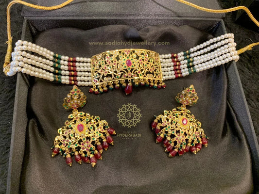 Arissa Red Green Guluband with Matching Earrings